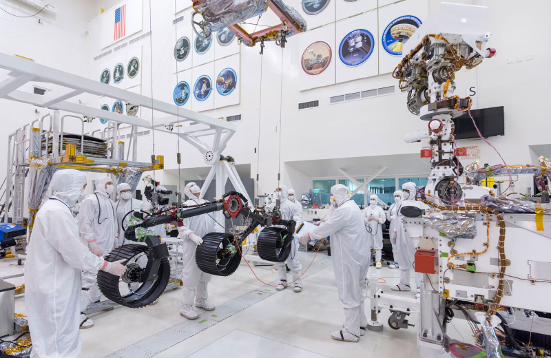 JPL engineers preparing the right-side legs for integration with the Mars 2020 rover.